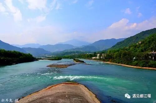 李冰父子_李冰父子修建都江堰的故事_李冰父子