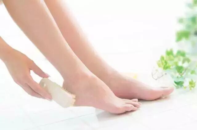 双脚这样拍一拍 比泡10次脚还管用 美白抗衰还减肥 微信公众号文章