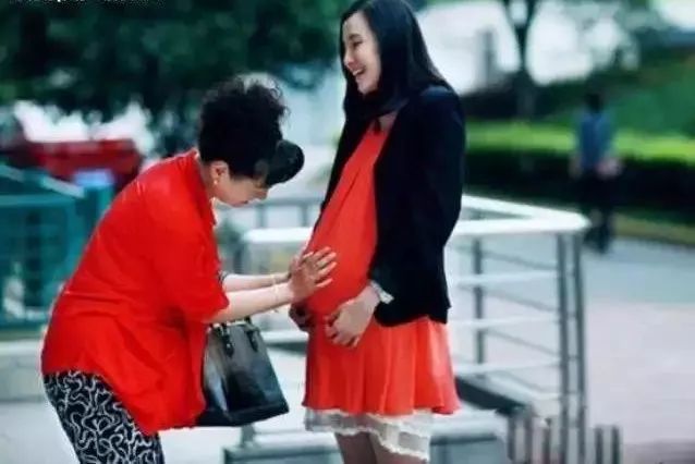 其实除了这些农村结婚还有很多别的规矩陋习01新娘不能踩门槛