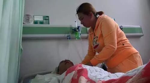 女孩連唱倆月《一剪梅》，成功喚醒植物人爸爸