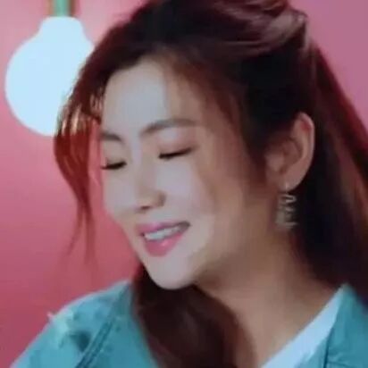 Selina与小奶狗新恋情曝光? | 受过伤的人,如何走向稳定的亲密关系