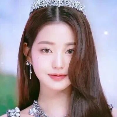 张员瑛逆天长腿引热议,韩网友羡慕直言:难怪要P短!