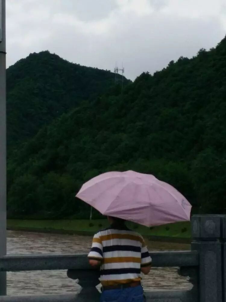 雨下边齐字读什么_雨加齐_浏阳一中鲁雨齐