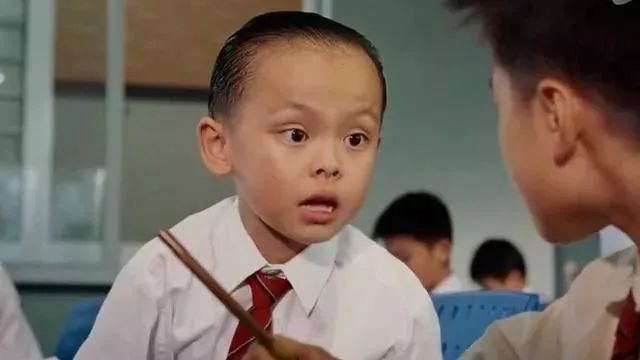 《长江7号》的反串不止徐娇,她反串油头小霸王走红,今美若天仙