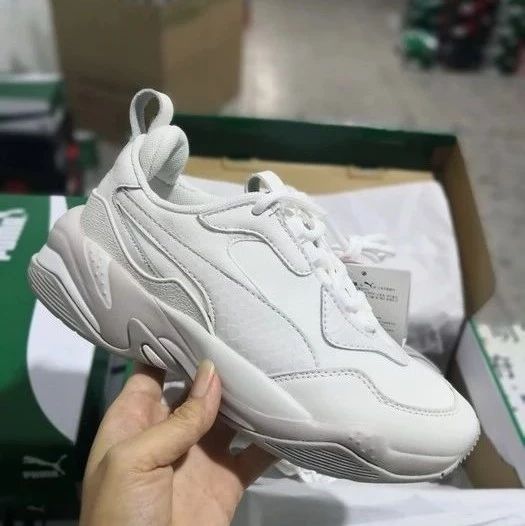 泫雅 彪马 PUMA Thunder Electric 男女复古休闲老爹鞋纯白