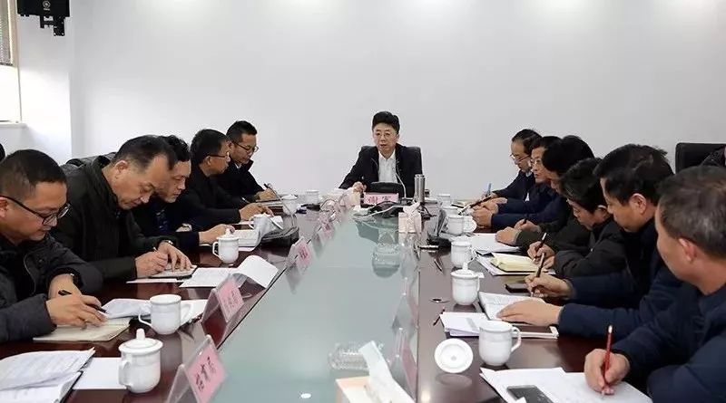 谢军在咸阳装备制造产业园召开现场办公会协调解决项目存在问题