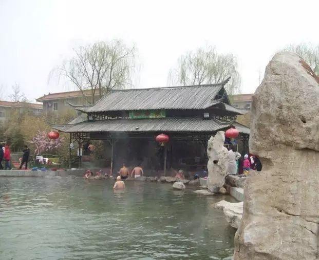 泡温泉之余去小汤山讲礼村吃顿正宗的全驴宴,过一个快乐的周末.