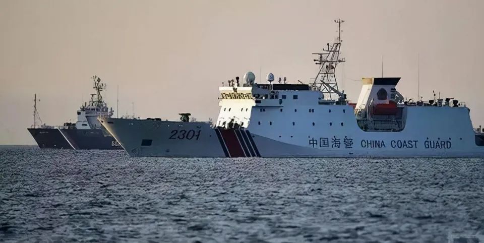 中国海警巡航钓鱼岛领海海军航母编队出现给日本一记响亮耳光