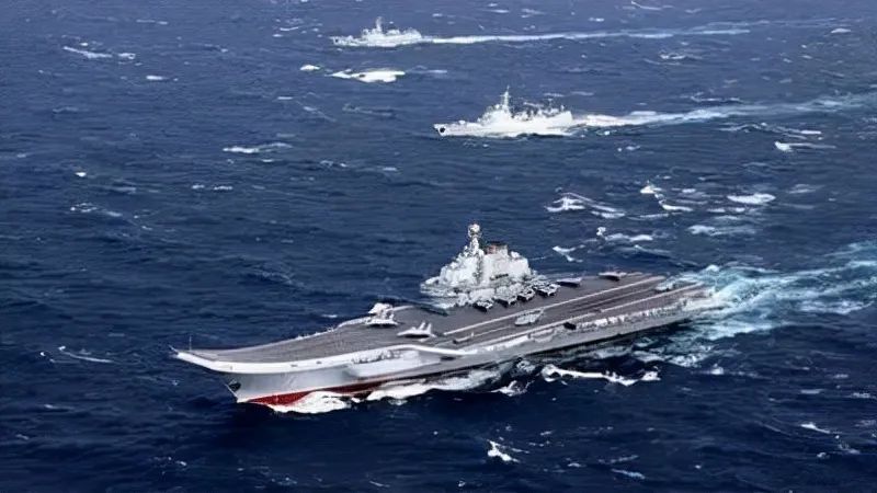 中国海警巡航钓鱼岛领海海军航母编队出现给日本一记响亮耳光