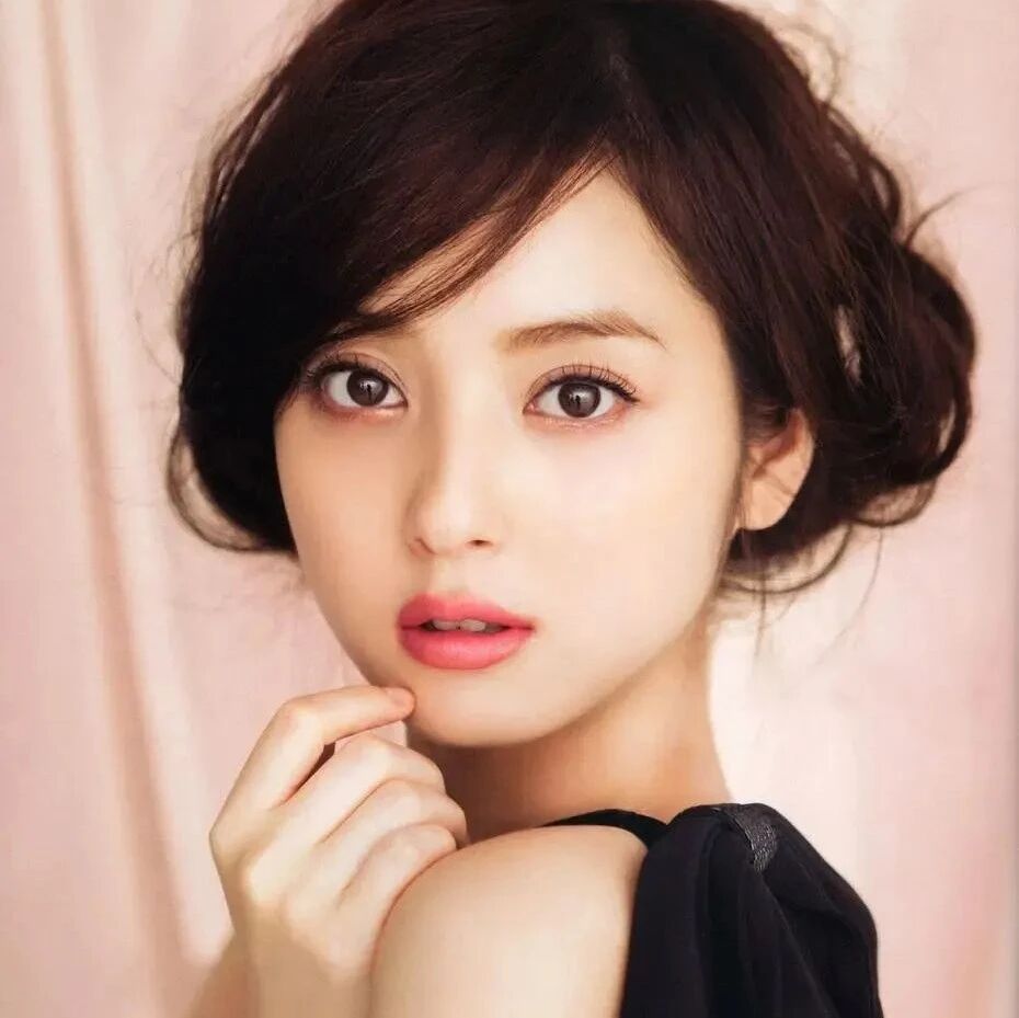 佐佐木希日本第一美少女,神颜女星,被老公出轨,真是奇葩