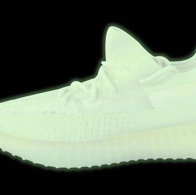 Kanye West 亲自曝光 Yeezy 350 V2 夜光系列配色