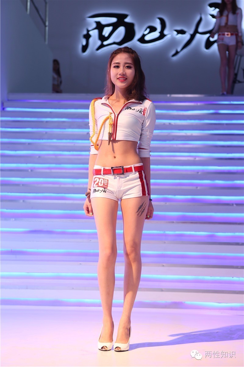 两性知识:15个动作暗示女性对你有意思(找对象必知)-怀孕期