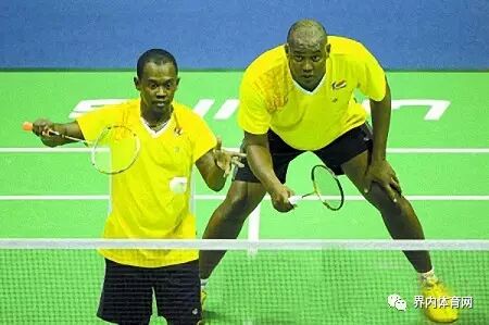 羽毛球瘦哪里_羽毛球可以瘦全身吗_打羽毛球能瘦哪些部位