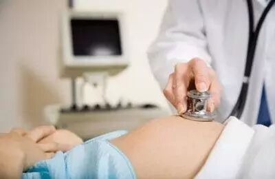 惊!怀孕期间做了这件事,她生下的儿子没有耳朵!-怀孕期