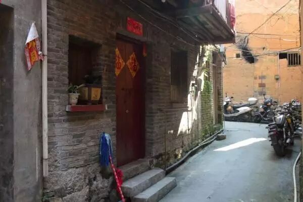 福建13岁女孩称遭总务主任性侵十馀次:怀孕七月,嫌犯被拘-怀孕期