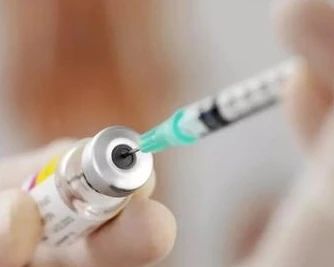 法国公共卫生高级委员会：建议为养老院老人优先接种疫苗