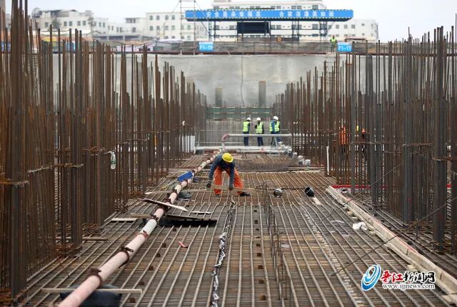  晋华存储器集成电路生产线项目FAB主厂房顺利封顶