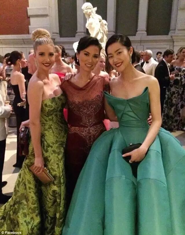 邓文迪高调示爱伊万卡，开名媛后宫我只服她(图)