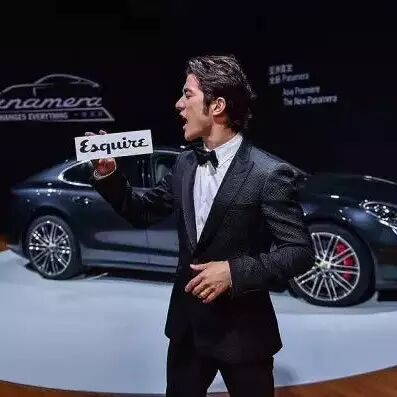 我们跟李治廷聊了聊,为什么他看见这款车就走不动路