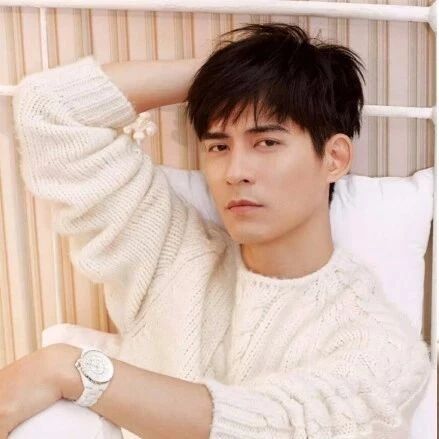 周渝民低调护妻朱亚文高调示爱,谁更让人有安全感?