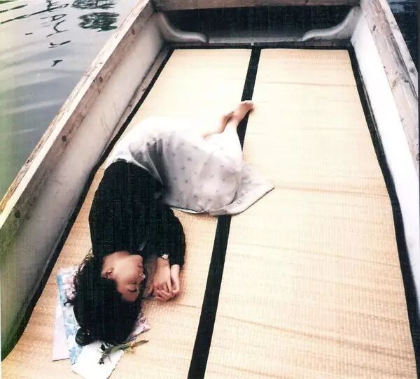 双鱼座中山美穗:一手好牌和一塌糊涂的人生