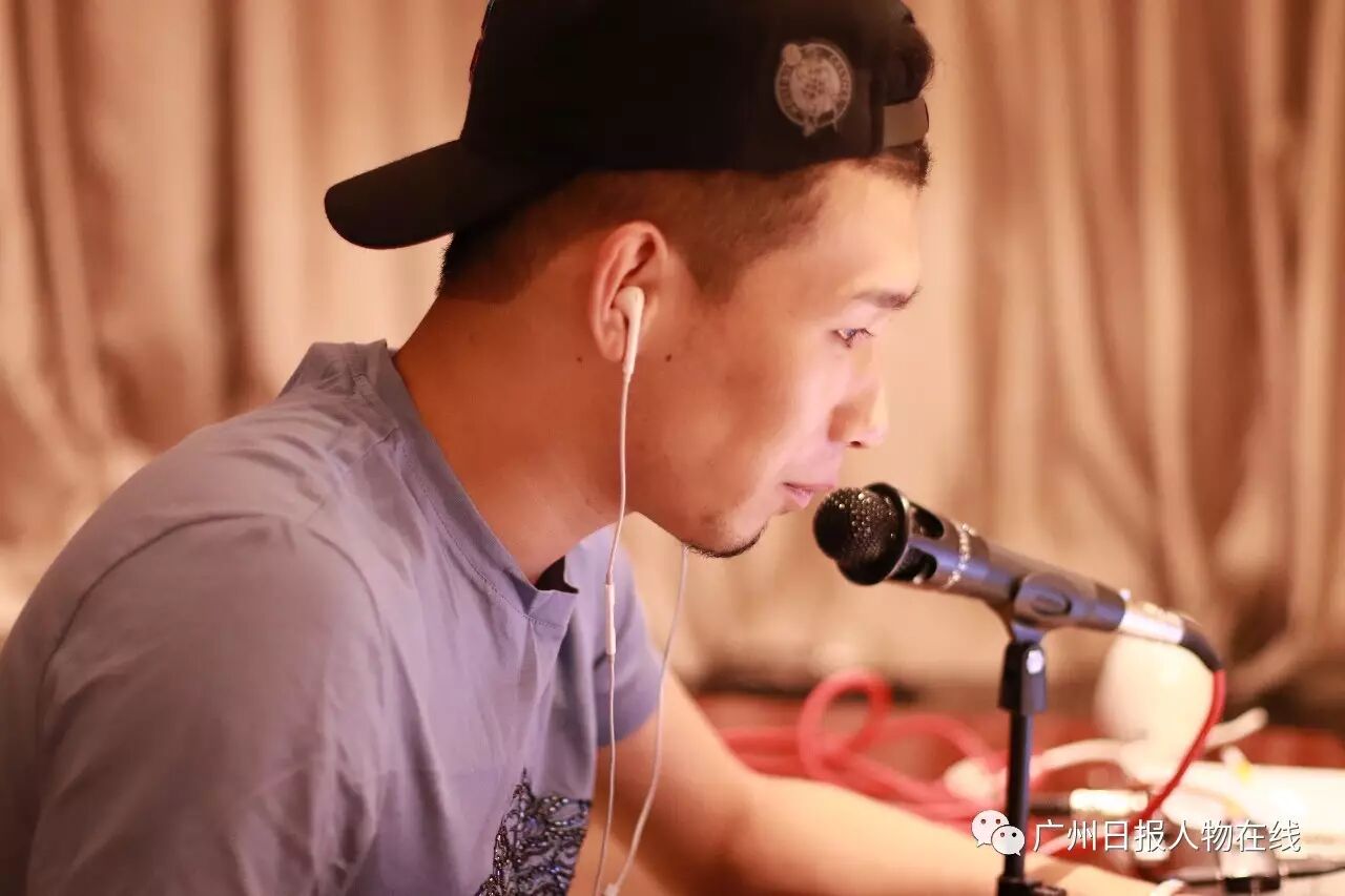 月入几百到月入百万！这位“喊麦之王”卖过炸串、当过收银员！但这件事让他很后悔~