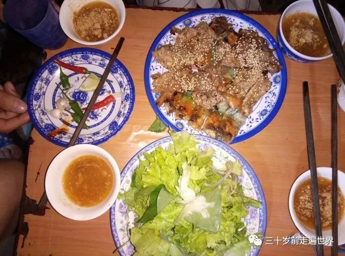 在越南,一个晚上我吃六顿【摩旅越南】被遗弃者这个游戏攻略图片