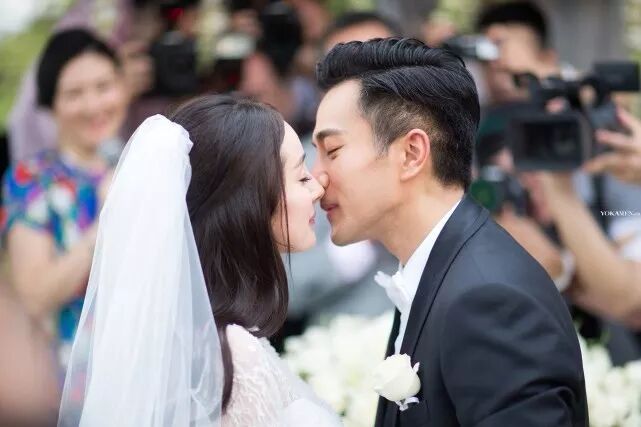 杨幂刘恺威确已离婚?与刘恺威合影女子公开称呼杨幂为&ldquo;前妻&rdquo;