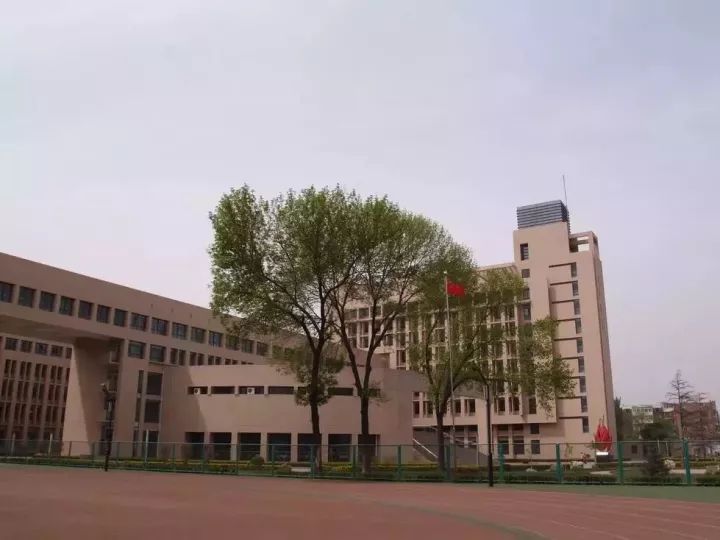 天津市民族中学始建于1954年,是首批市级重点中学,也是 全市唯一具有