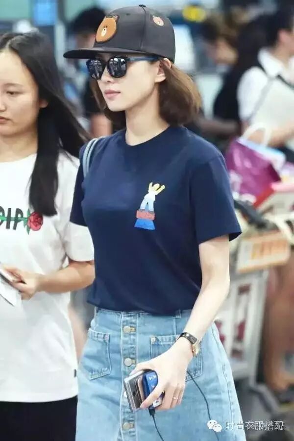 女神刘诗诗机场简装街拍,穿衣风实在太萌萌哒了!