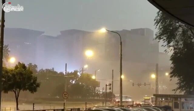 不久后，倾盆大雨袭来，伴有小冰雹⭐北京 · 白昼与黑夜！中国 · 雨过现彩虹！-2