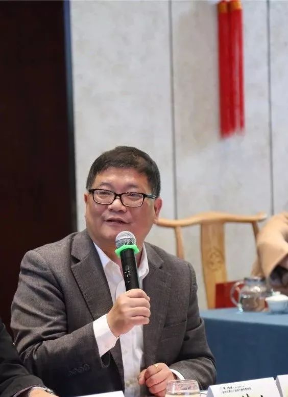 中国茶叶博物馆馆长吴晓力主持新倡议讨论环节