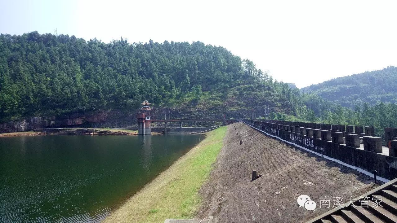 汪家镇有云台山森林公园,马耳岩水库旅游区以及云台寺佛教圣地,集休闲