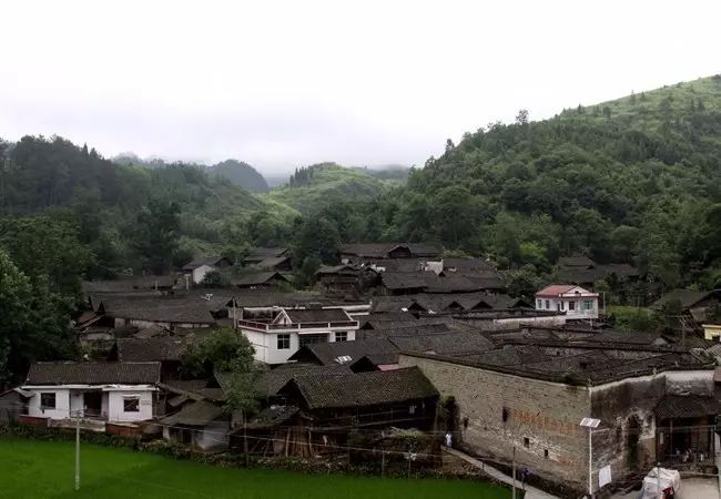 沅陵县二酉苗族乡莲花池村(第4批)