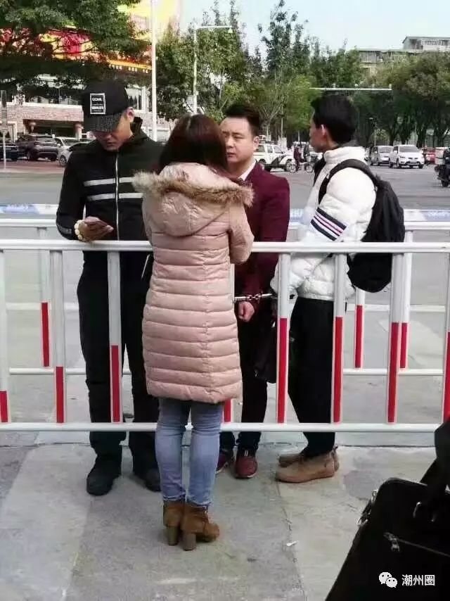 恶性丨早上潮汕交警"放大招"美女被抓直接"落手铐"比饶平更浪险,刷爆