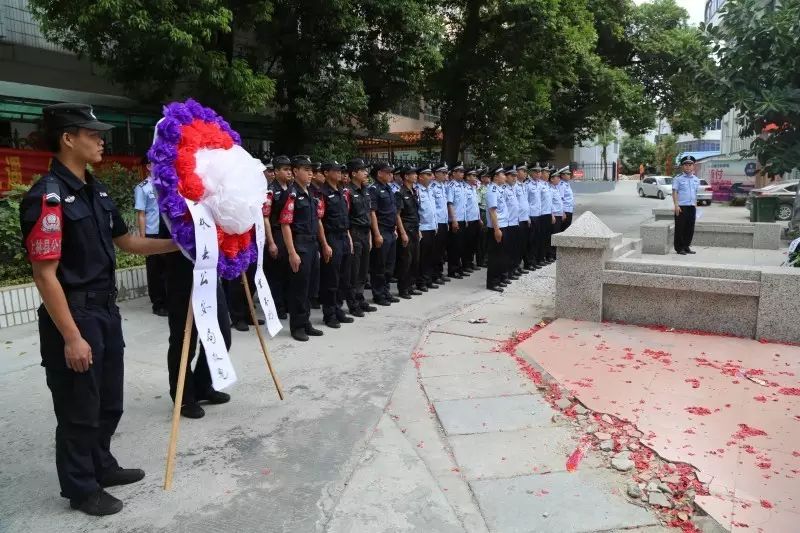 警讯|小小三轮车竟然非法载了9名学生!被隆安警方及时拦下