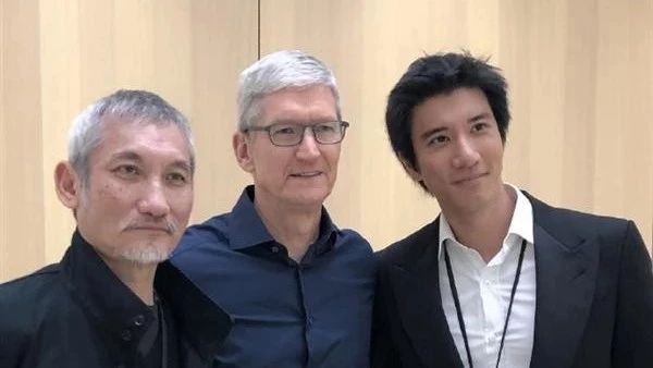 王力宏抢先上手iPhone Xs Max,直呼超大超漂亮(附苹果发布会全程视频)