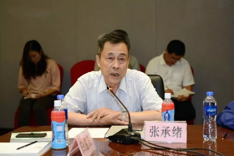中国非处药协会常务副会长张承绪发言