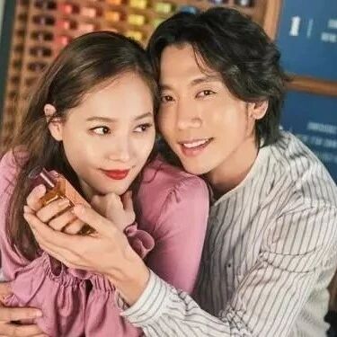 辣妈柳真时隔4年拍新剧 与奇太映已结婚8年 年轻是韩圈颜值扛把子