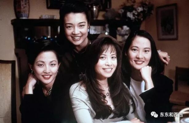 她才是迪士尼第一个花木兰，比刘亦菲早20年，但谁看得出她的年纪？