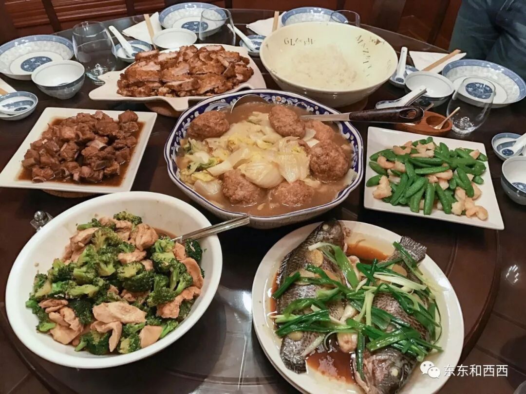 她才是迪士尼第一个花木兰，比刘亦菲早20年，但谁看得出她的年纪？