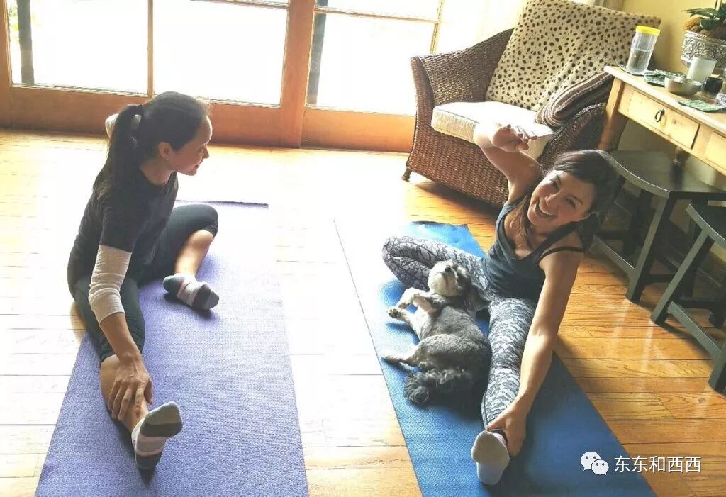 她才是迪士尼第一个花木兰，比刘亦菲早20年，但谁看得出她的年纪？