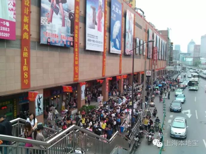 特色:上海新金浦服装批发市场位于上海市著名服装批发商业街七浦路