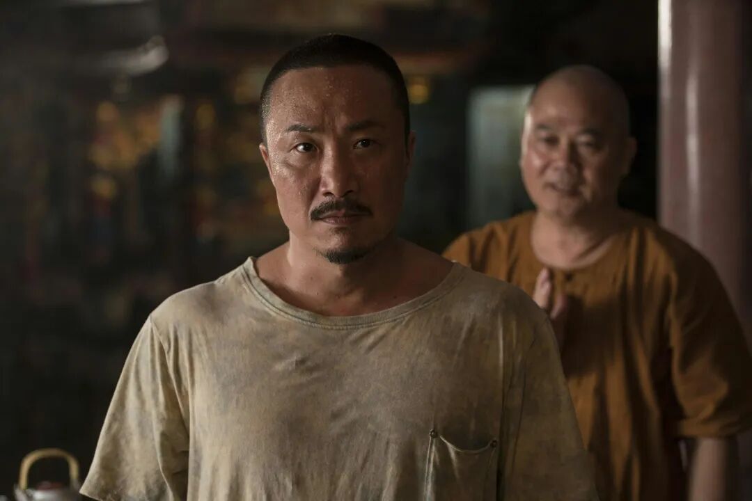 郑中基为《阿龙》增肌增重30磅！（《阿龙》剧照）