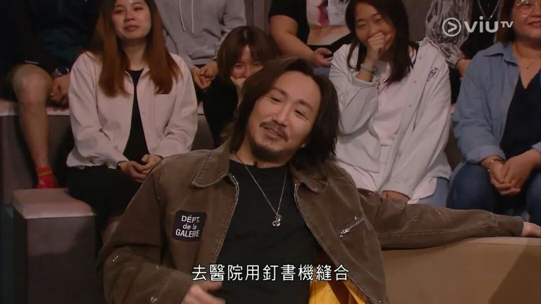 郑中基回港操肌期间适逢搬家，在蹲下搬动重物时，痔疮第三次爆裂！（《爆谷一周》节目截图）