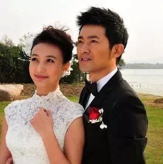 结婚10年妻子从未露脸,原来长得太惊艳,任泉隐瞒真的够深