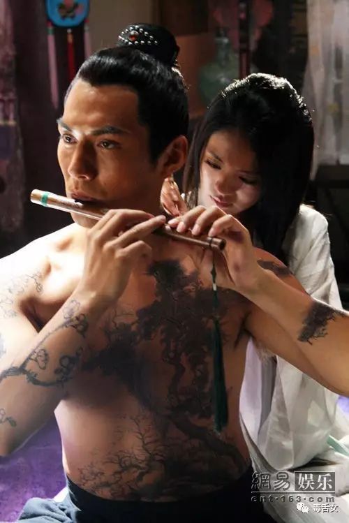 燕青是如何把李师师撩湿的