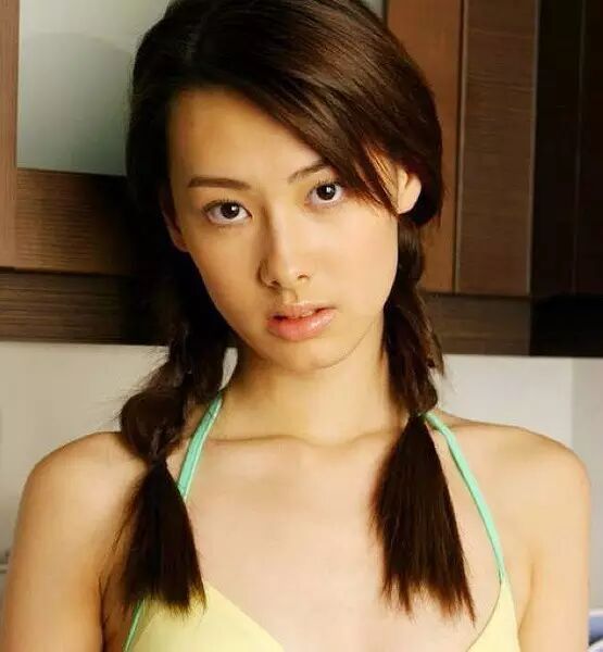 18岁拿影后,21岁生子,她的人生总比别人提前