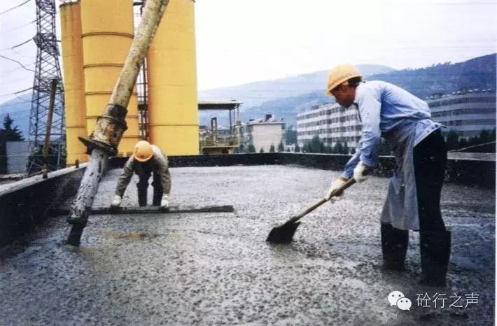 冬季混凝土施工质量控制及注意事项 3.1季节特点