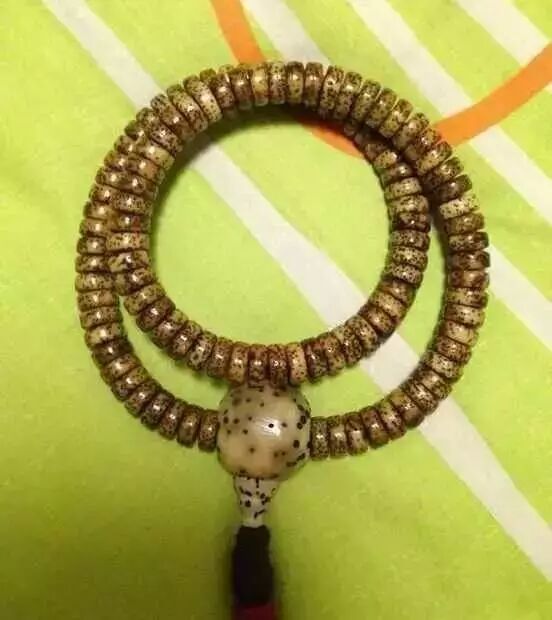 星月菩提盘功效_菩提星月怎么盘上色快视频_星月菩提盘出来的效果图